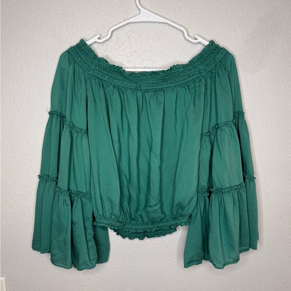 Free People Free Spirit Off Shoulder Green Bell Sleeve Crop Top Size XS - Picture 6 of 6